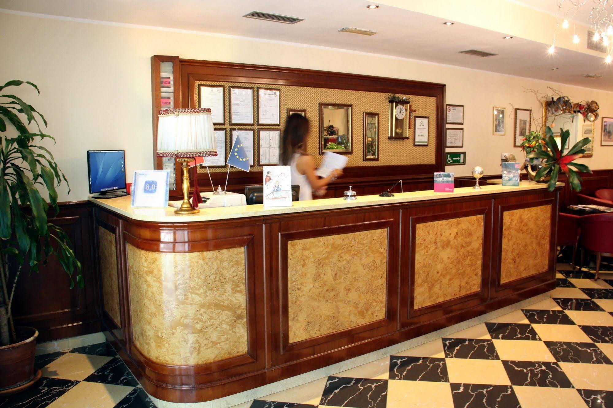 Hotel Regit Mestre Exterior foto